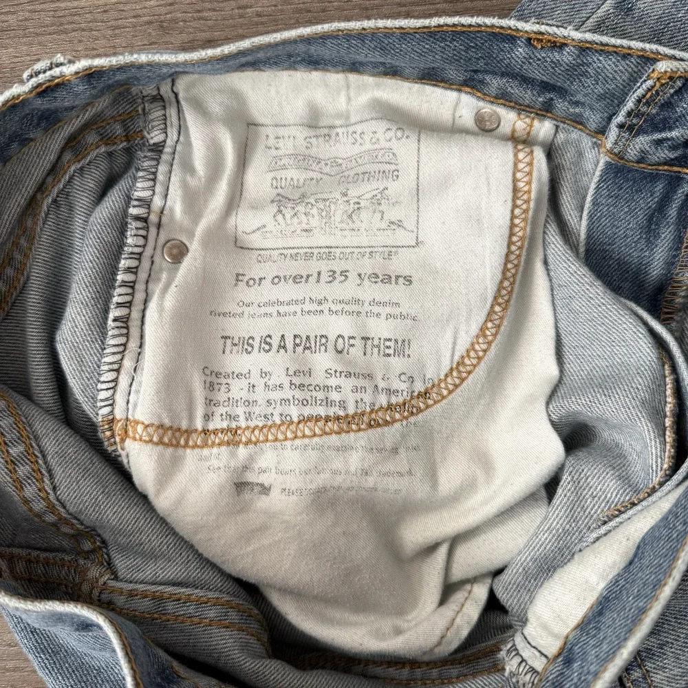 Levis 550 Jeans Mens Tag 31x33 (32x31) Faded Blue Denim Relaxed Fit Tapered Leg
